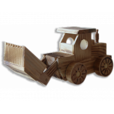 Деревянная модель трактора